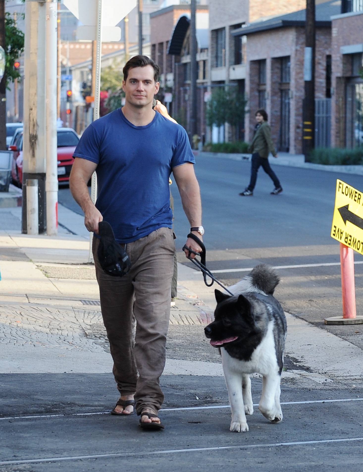 PICS: Henry Cavill rivals Tom Hardy as our favourite man-with-dog crush - Goss.ie1466 x 1905