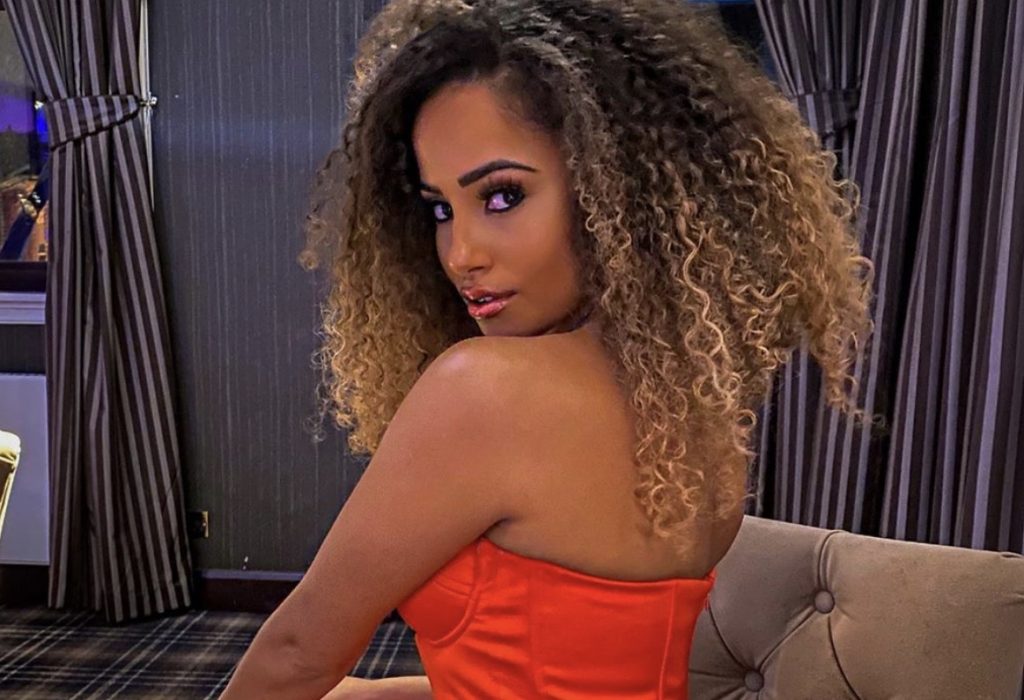 Love Island's Amber Gill Debuts Blue Hair On Instagram - wide 7