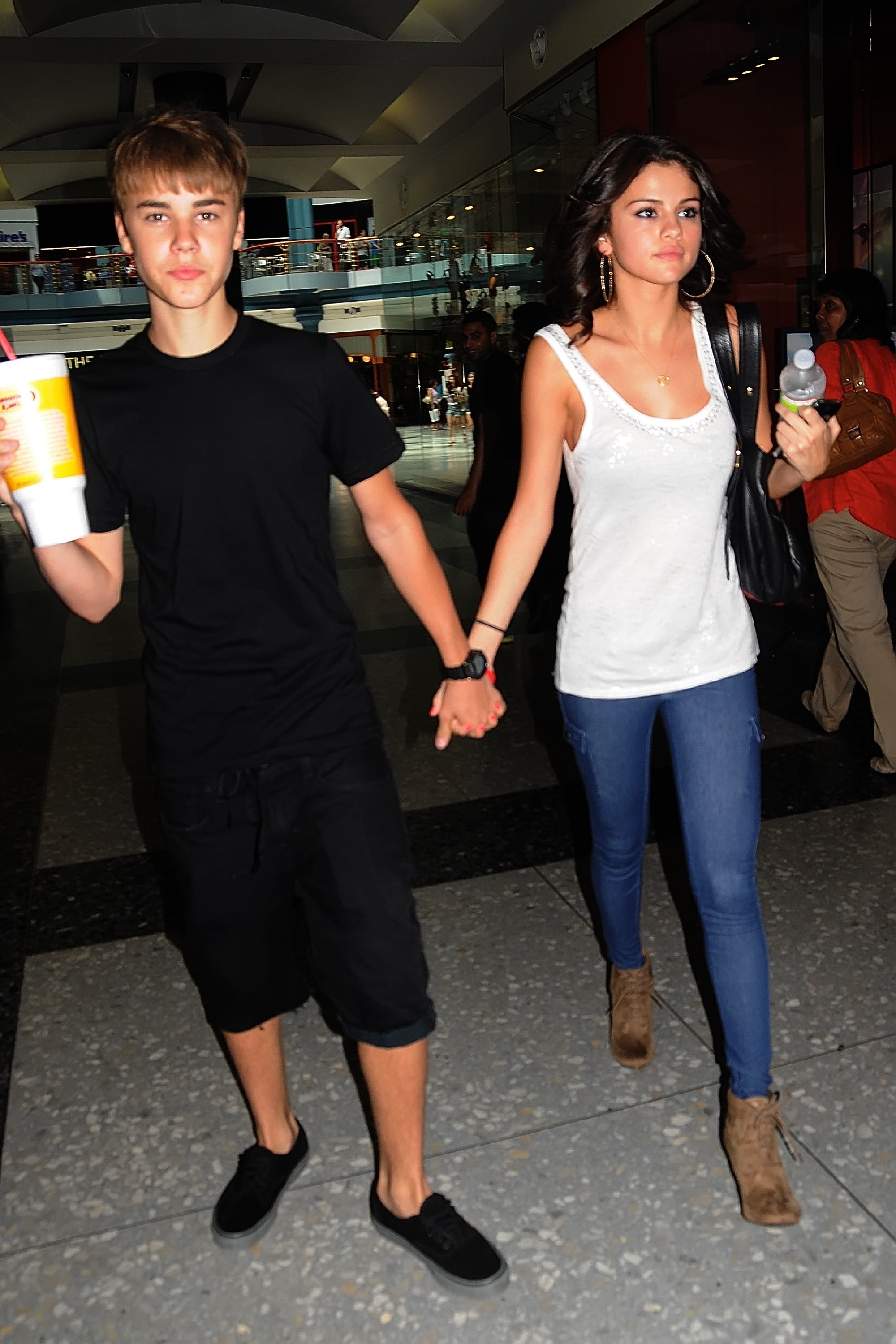 Selena Gomez and Justin Bieber are officially back together Goss.ie