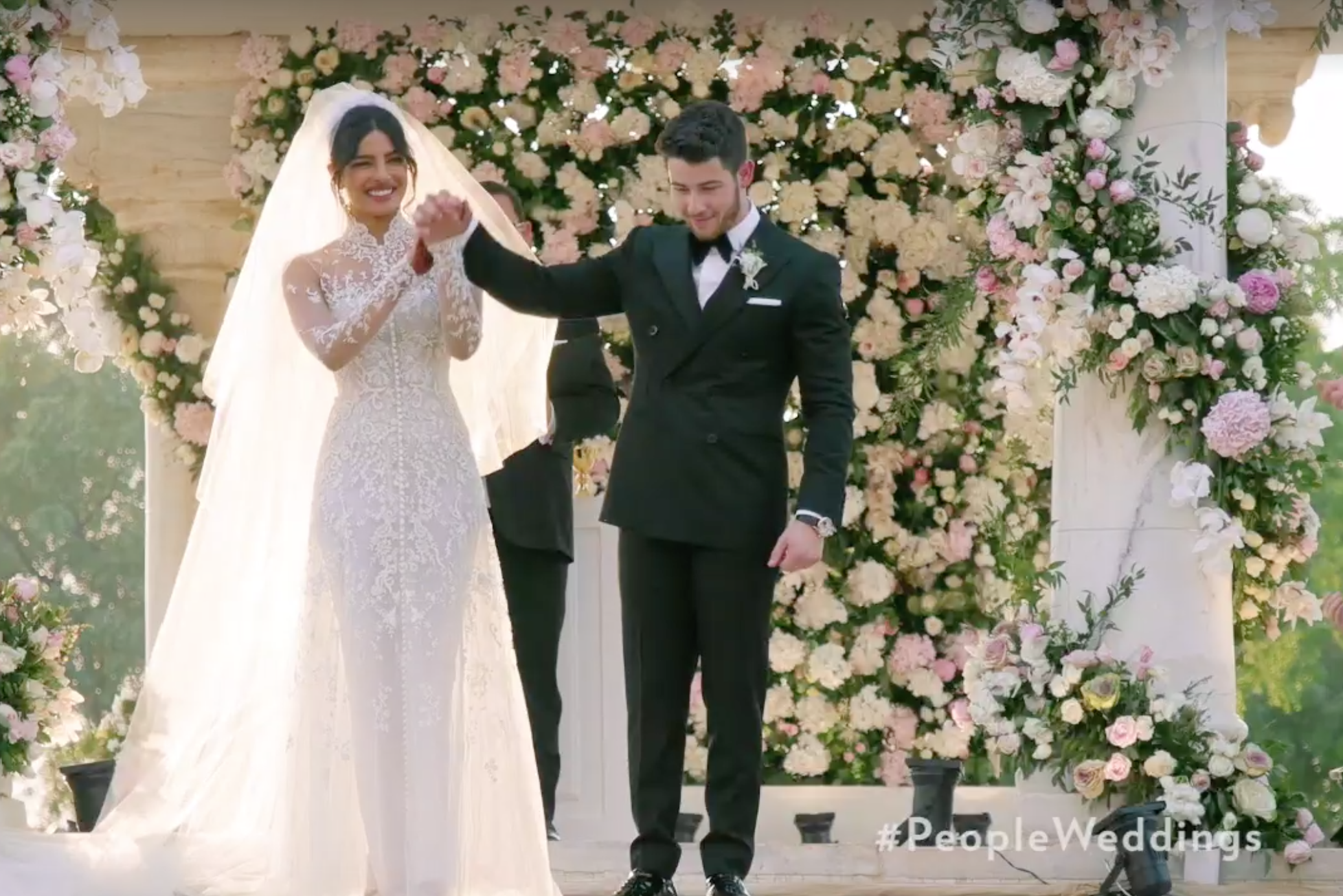Priyanka Chopra, Nick Jonas share how her side of family cheered loudly  during 'sombre moment' at wedding. Watch