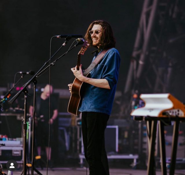 WATCH Hozier thanks his fans for ‘special’ Glastonbury performance