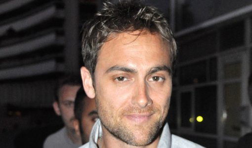 Stuart Townsend leaving the french TV show ‘Le Grand Journal’