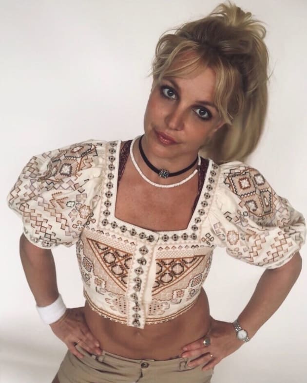 Britney Spears Shares More Topless Photos Amid FreeBritney Movement Goss Ie