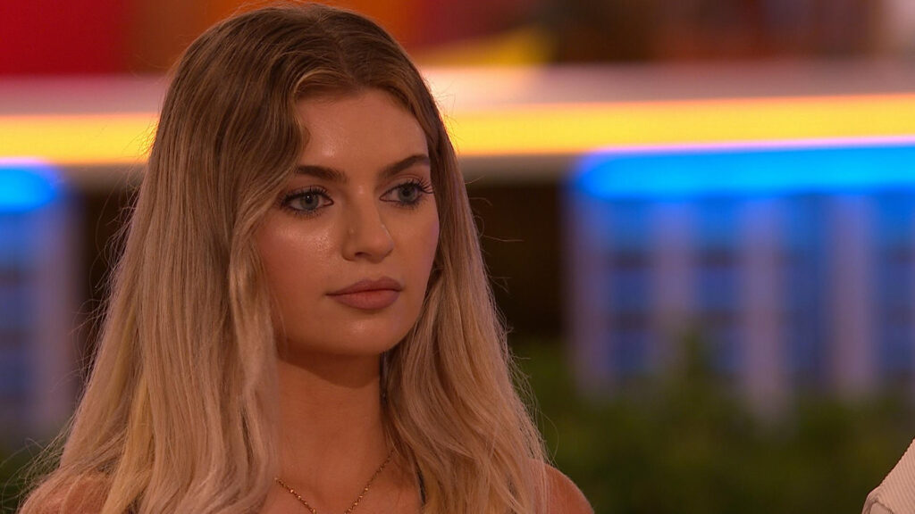 Love Island first look New bombshell Ellie causes a stir in the villa