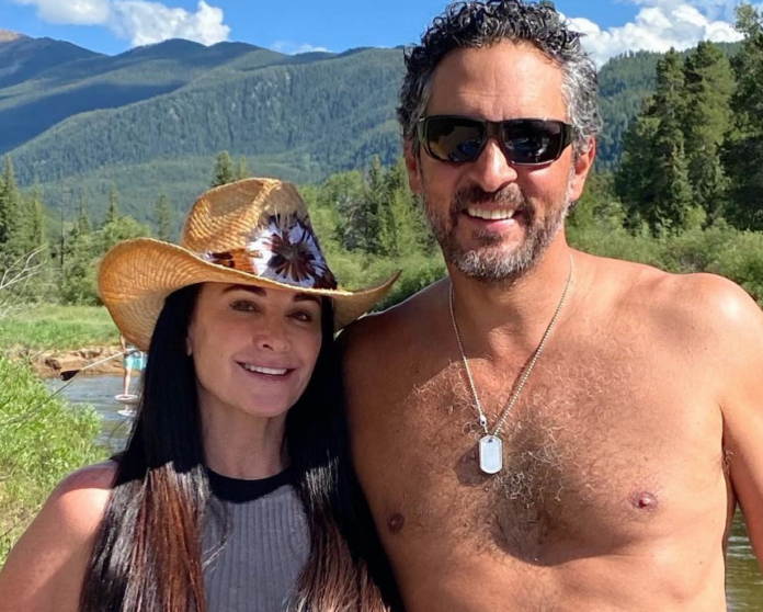 Kyle Richards and Mauricio Umanksy share joint statement addressing divorce  rumours